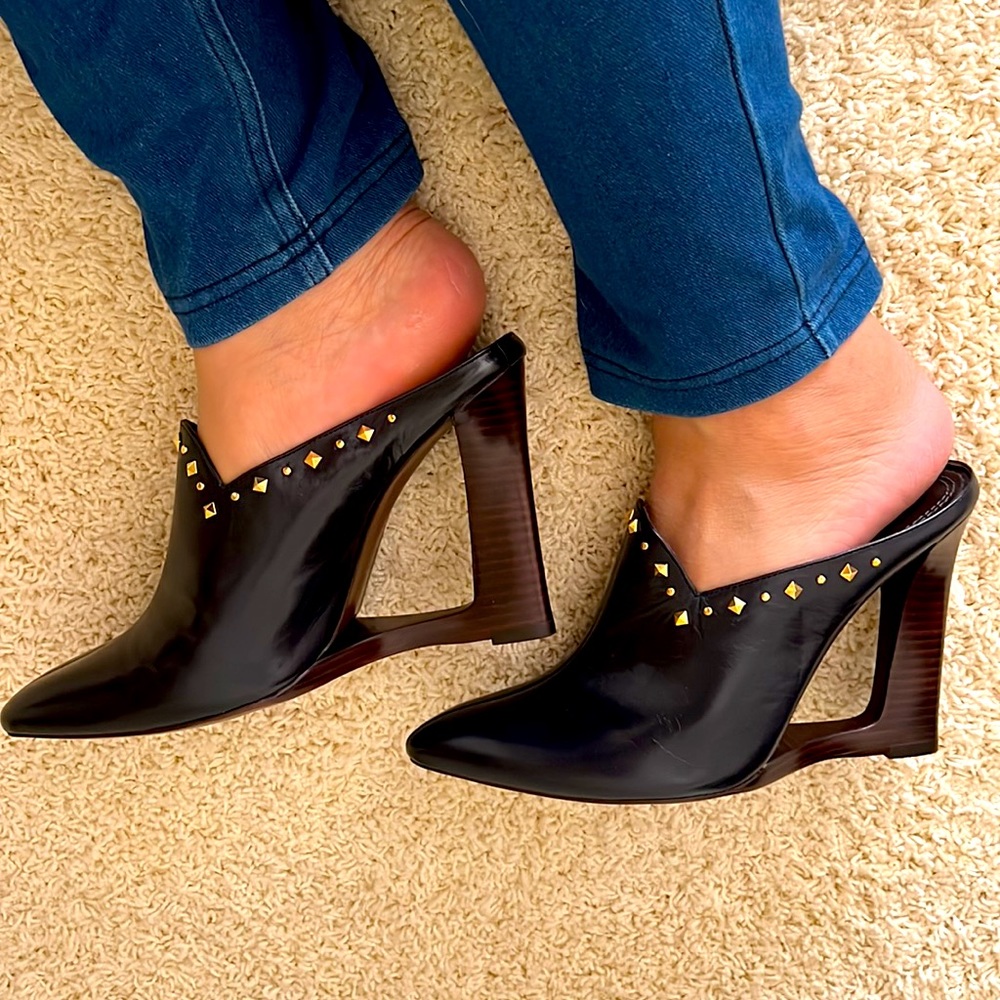 Tory Burch leather Mules with gold studs sz 391/2